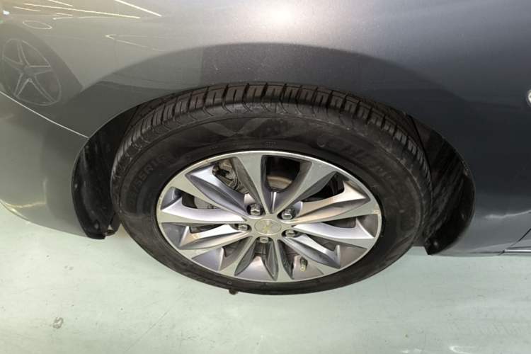 Used Chevrolet Monza 2022 320 Automatic Enjoyment Sunroof Version Left Front Wheel Hub