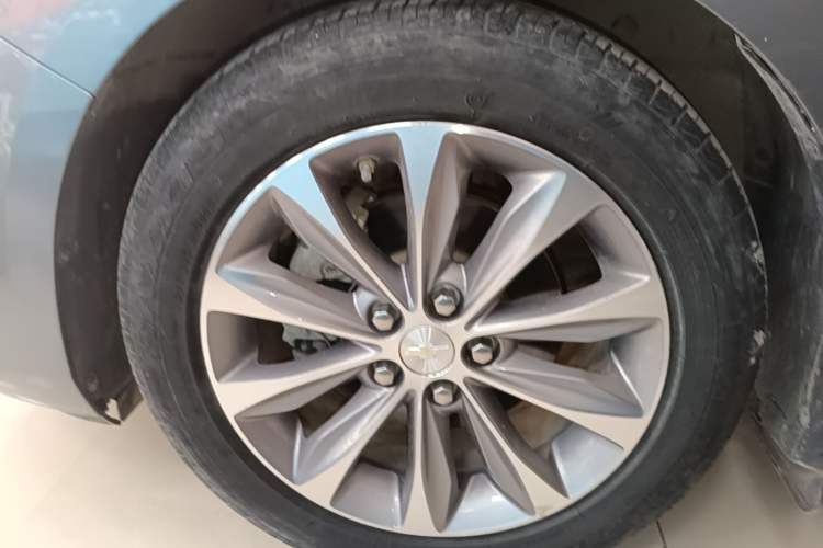 Used Chevrolet Monza 2022 320 Automatic Enjoyment Sunroof Version Left Front Wheel Hub