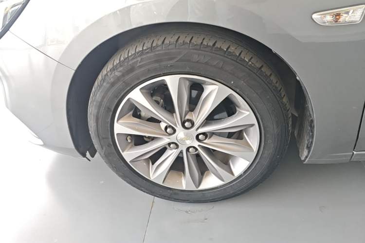 Used Chevrolet Monza 2022 320 Automatic Enjoyment Sunroof Version Left Front Wheel Hub