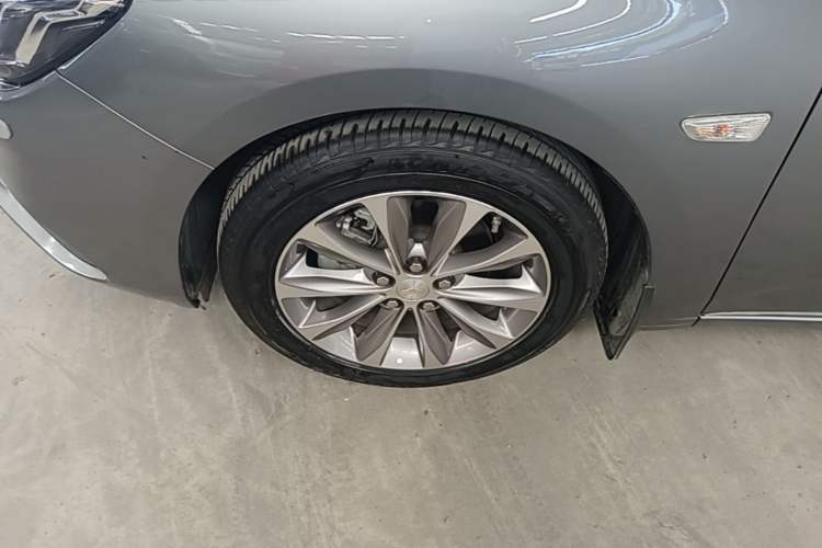 Used Chevrolet Monza 2022 320 Automatic Enjoyment Sunroof Version Left Front Wheel Hub