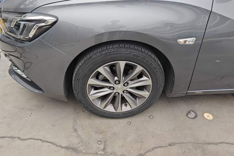 Used Chevrolet Monza 2022 320 Automatic Enjoyment Sunroof Version Left Front Wheel Hub