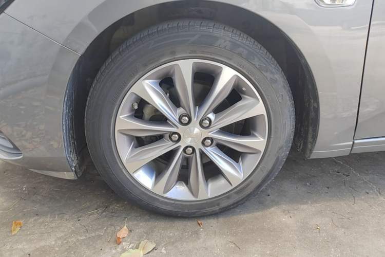 Used Chevrolet Monza 2022 320 Automatic Enjoyment Edition Left Front Wheel Hub