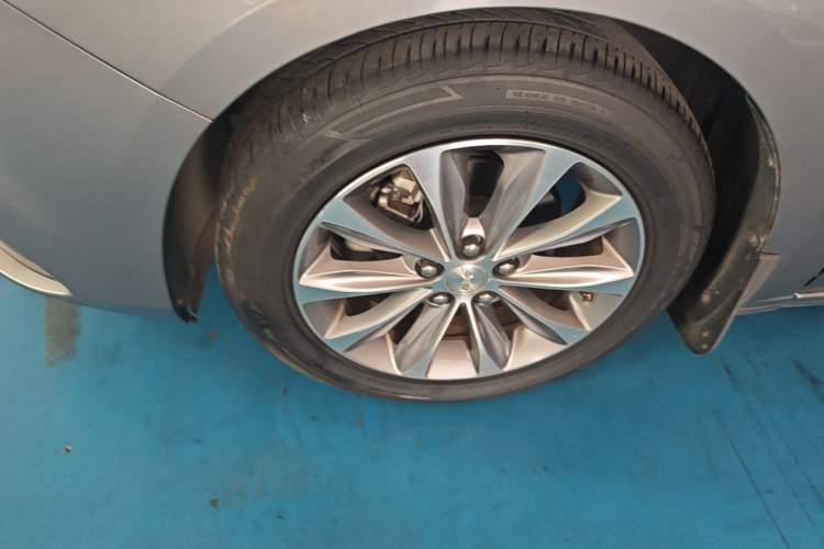 Used Chevrolet Monza 2022 320 Automatic Enjoyment Sunroof Version Left Front Wheel Hub