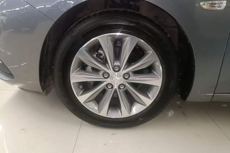 Used Chevrolet Monza 2022 320 Automatic Enjoyment Sunroof Version Left Front Wheel Hub