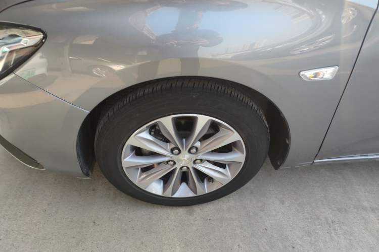 Used Chevrolet Monza 2022 320 Automatic Enjoyment Sunroof Version Left Front Wheel Hub