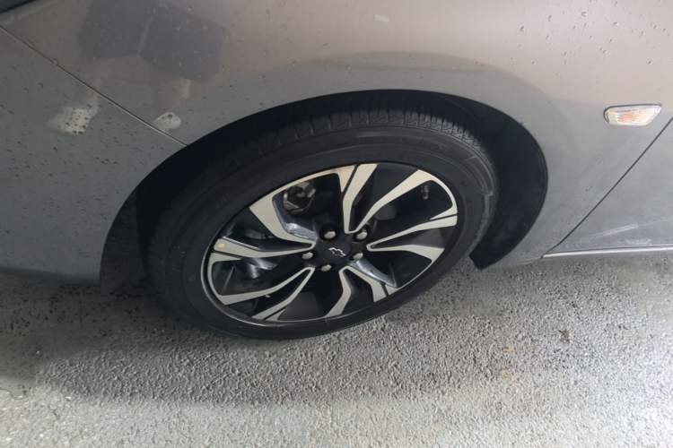 Used Chevrolet Monza 2022 Light Hybrid RS 330T Automatic Comfort Edition Left Front Wheel Hub