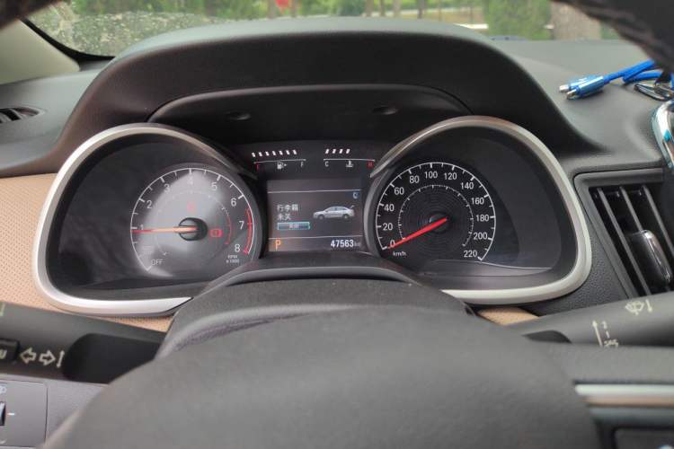 Used Chevrolet Monza 2022 320 Automatic Enjoyment Sunroof Version Odometer Close Up