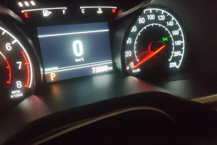 Used Chevrolet Monza 2022 320 Automatic Enjoyment Sunroof Version Odometer Close Up
