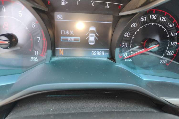 Used Chevrolet Monza 2022 Light Hybrid RS 330T Automatic Comfort Edition Odometer Close Up