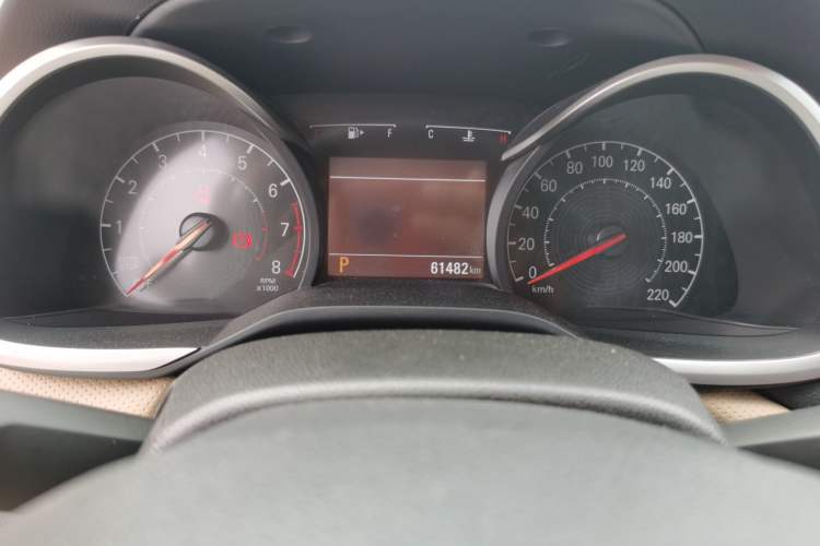 Used Chevrolet Monza 2022 320 Automatic Enjoyment Sunroof Version Odometer Close Up