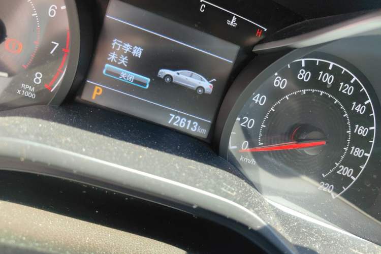 Used Chevrolet Monza 2022 320 Automatic Enjoyment Sunroof Version Odometer Close Up