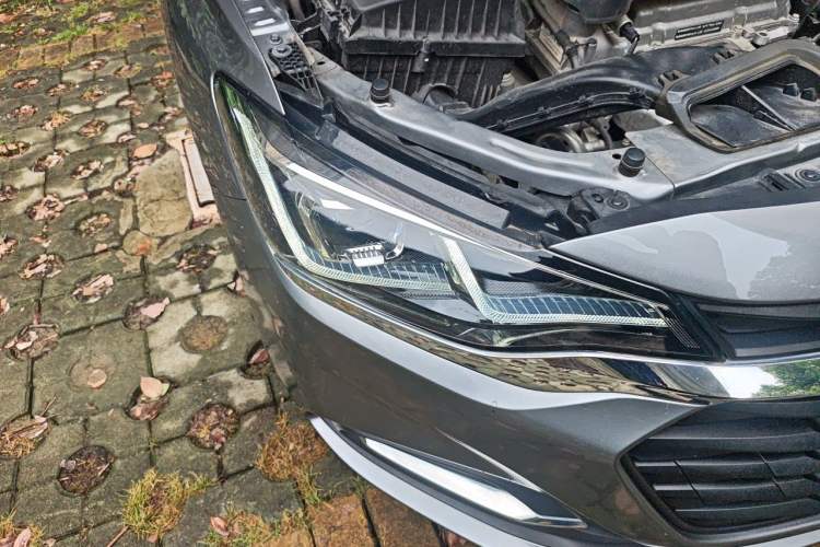 Used Chevrolet Monza 2022 320 Automatic Enjoyment Sunroof Version Right Front Headlight