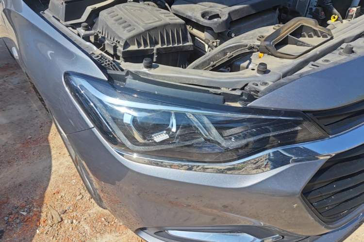 Used Chevrolet Monza 2022 320 Automatic Enjoyment Sunroof Version Right Front Headlight