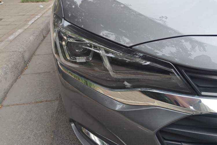 Used Chevrolet Monza 2022 320 Automatic Enjoyment Sunroof Version Right Front Headlight