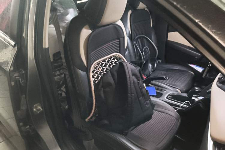 Used Chevrolet Monza 2022 320 Automatic Enjoyment Sunroof Version Right Front Seat
