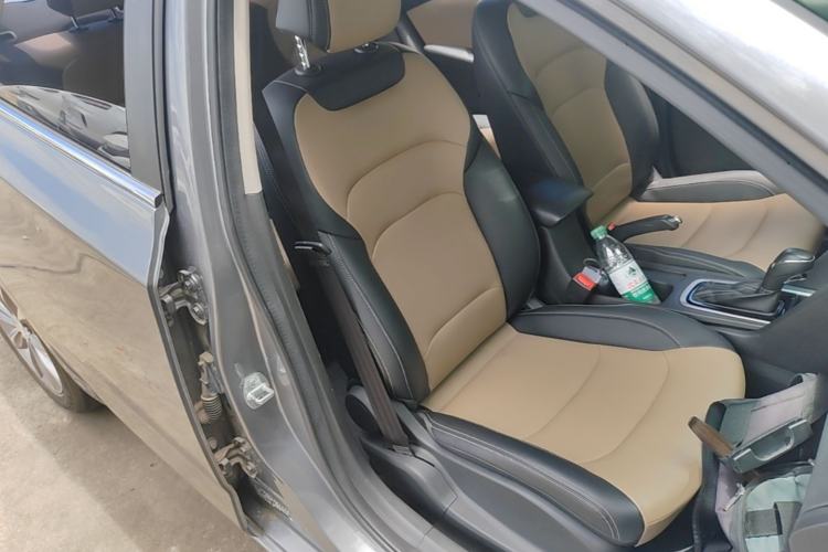 Used Chevrolet Monza 2022 320 Automatic Enjoyment Edition Right Front Seat