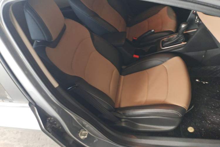 Used Chevrolet Monza 2022 320 Automatic Enjoyment Sunroof Version Right Front Seat