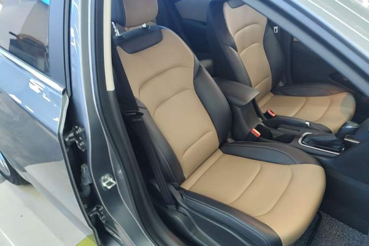 Used Chevrolet Monza 2022 320 Automatic Enjoyment Sunroof Version Right Front Seat