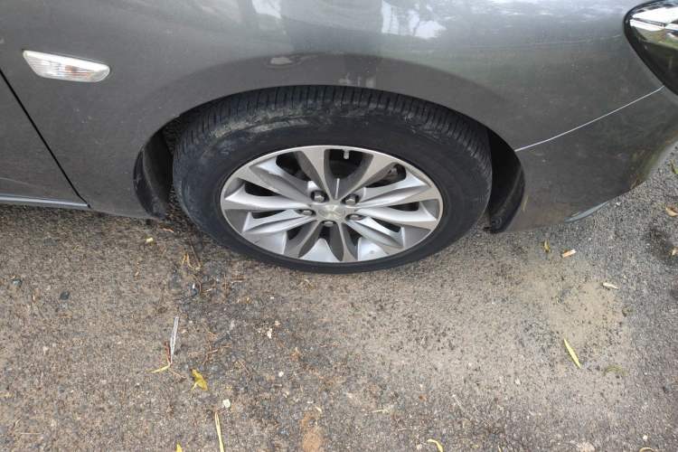 Used Chevrolet Monza 2022 320 Automatic Enjoyment Sunroof Version Right Front Wheel Hub