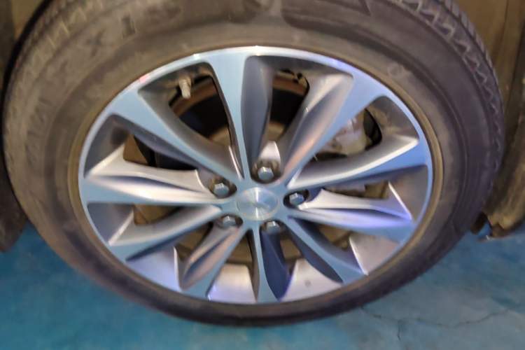 Used Chevrolet Monza 2022 320 Automatic Enjoyment Sunroof Version Right Front Wheel Hub