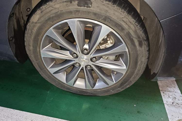 Used Chevrolet Monza 2022 320 Automatic Enjoyment Sunroof Version Right Front Wheel Hub