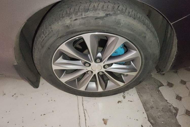 Used Chevrolet Monza 2022 320 Automatic Enjoyment Sunroof Version Right Front Wheel Hub