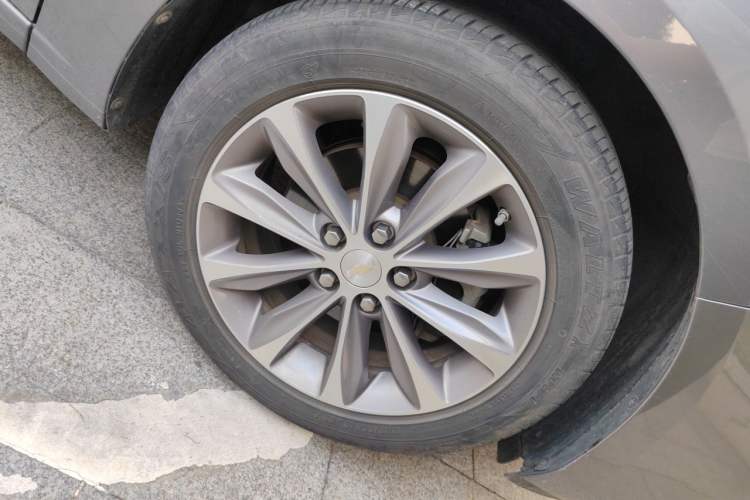Used Chevrolet Monza 2022 320 Automatic Enjoyment Sunroof Version Right Front Wheel Hub