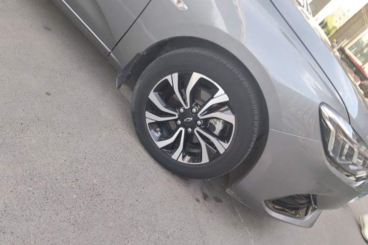 Used Chevrolet Monza 2022 Light Hybrid RS 330T Automatic Comfort Edition Right Front Wheel Hub