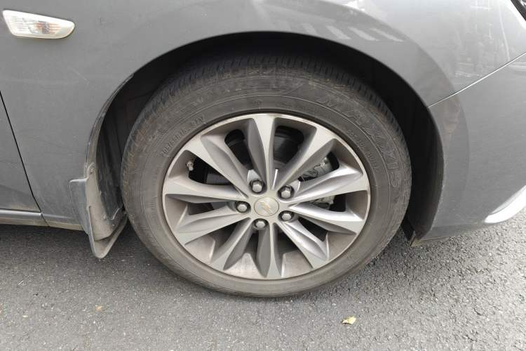 Used Chevrolet Monza 2022 320 Automatic Enjoyment Edition Right Front Wheel Hub