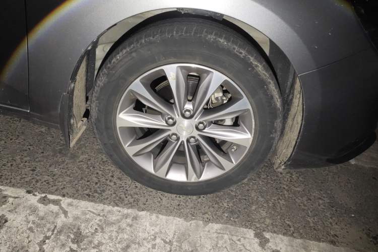 Used Chevrolet Monza 2022 320 Automatic Enjoyment Sunroof Version Right Front Wheel Hub