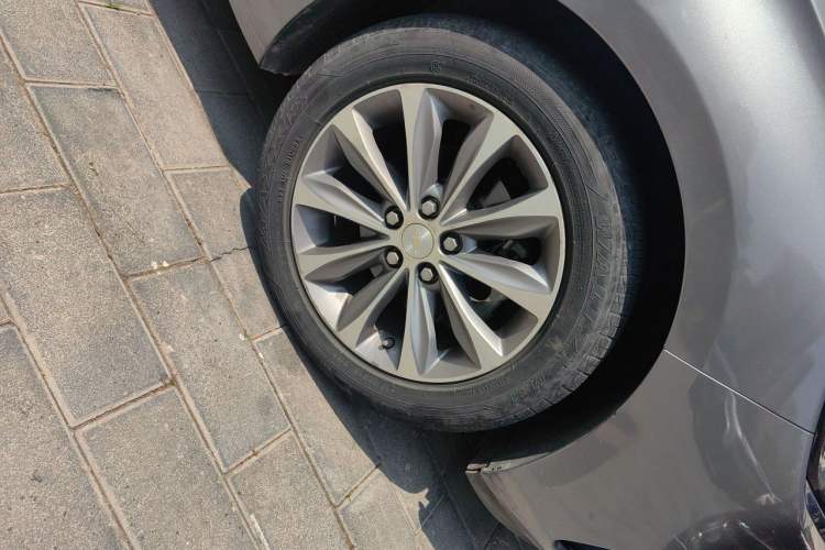 Used Chevrolet Monza 2022 320 Automatic Enjoyment Sunroof Version Right Front Wheel Hub
