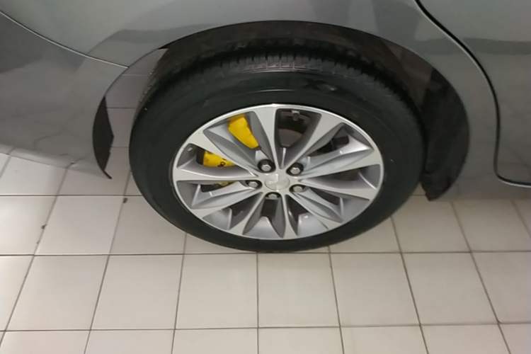 Used Chevrolet Monza 2022 320 Automatic Enjoyment Sunroof Version Right Rear Wheel Hub