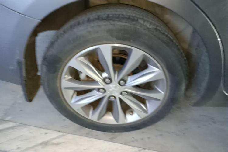 Used Chevrolet Monza 2022 320 Automatic Enjoyment Sunroof Version Right Rear Wheel Hub