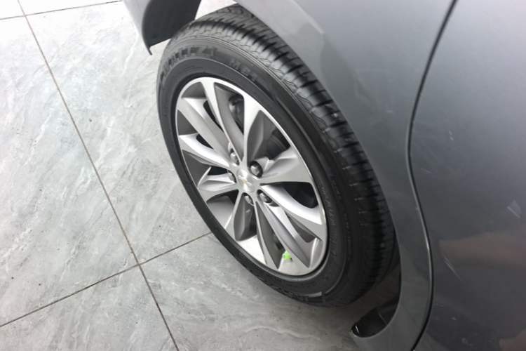 Used Chevrolet Monza 2022 320 Automatic Enjoyment Sunroof Version Right Rear Wheel Hub