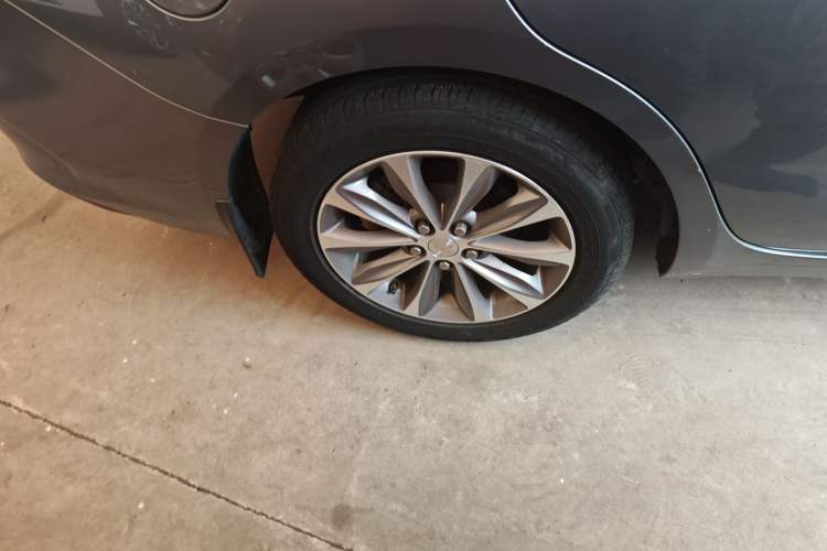 Used Chevrolet Monza 2022 320 Automatic Enjoyment Sunroof Version Right Rear Wheel Hub