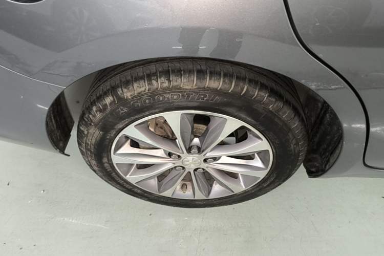 Used Chevrolet Monza 2022 320 Automatic Enjoyment Sunroof Version Right Rear Wheel Hub