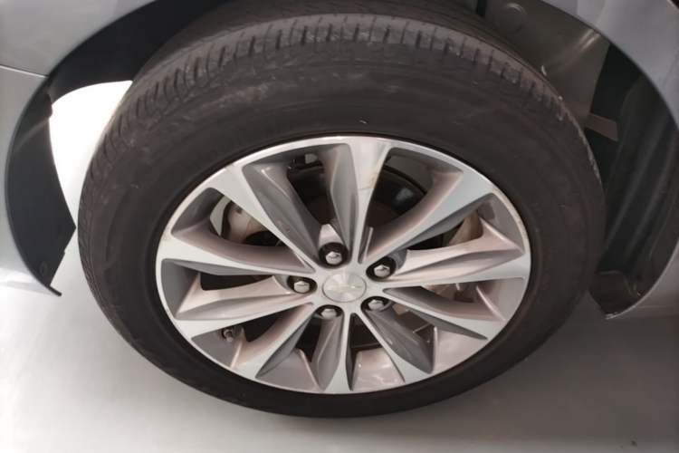 Used Chevrolet Monza 2022 320 Automatic Enjoyment Sunroof Version Right Rear Wheel Hub