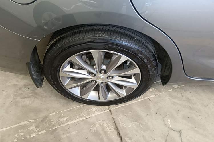 Used Chevrolet Monza 2022 320 Automatic Enjoyment Sunroof Version Right Rear Wheel Hub