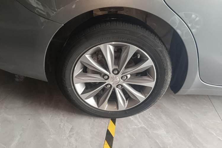 Used Chevrolet Monza 2022 320 Automatic Enjoyment Sunroof Version Right Rear Wheel Hub