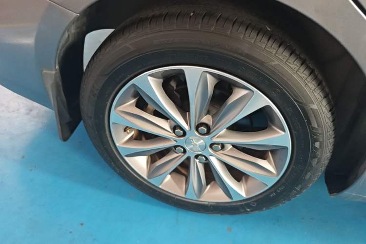 Used Chevrolet Monza 2022 320 Automatic Enjoyment Sunroof Version Right Rear Wheel Hub