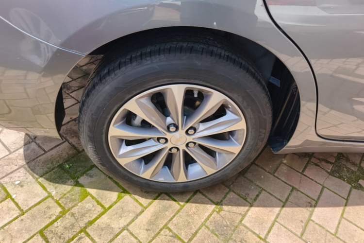 Used Chevrolet Monza 2022 320 Automatic Enjoyment Sunroof Version Right Rear Wheel Hub
