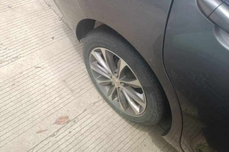 Used Chevrolet Monza 2022 320 Automatic Enjoyment Sunroof Version Right Rear Wheel Hub
