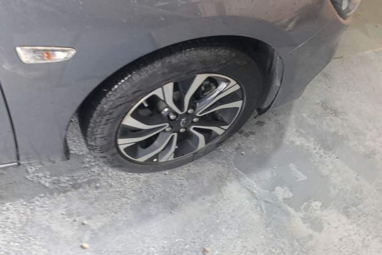 Used Chevrolet Monza 2022 Light Hybrid RS 330T Automatic Comfort Edition Right Rear Wheel Hub