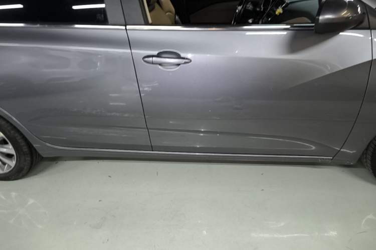 Used Chevrolet Monza 2022 320 Automatic Enjoyment Sunroof Version Right Side Sill