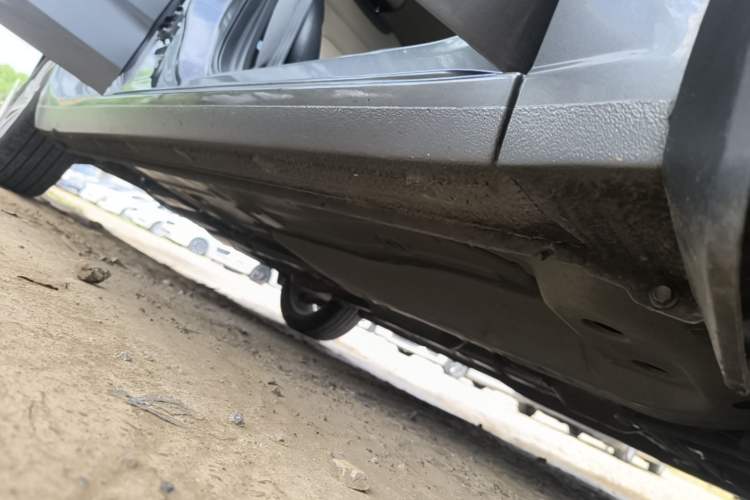 Used Chevrolet Monza 2022 320 Automatic Enjoyment Sunroof Version Right Side Sill