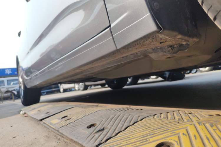 Used Chevrolet Monza 2022 320 Automatic Enjoyment Sunroof Version Right Side Sill