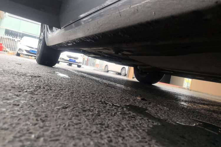 Used Chevrolet Monza 2022 Light Hybrid RS 330T Automatic Comfort Edition Right Side Sill