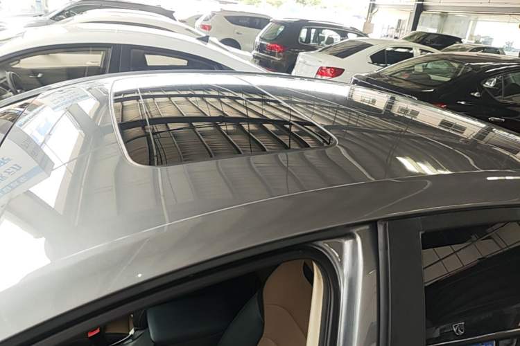 Used Chevrolet Monza 2022 320 Automatic Enjoyment Sunroof Version Roof