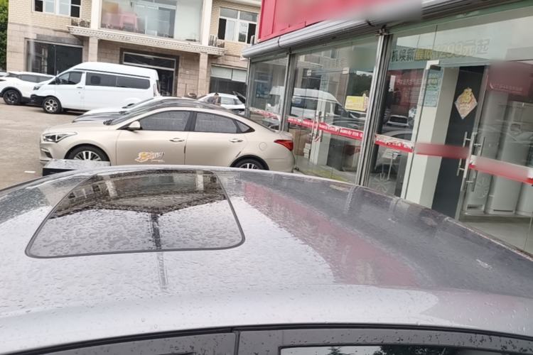 Used Chevrolet Monza 2022 320 Automatic Enjoyment Sunroof Version Roof