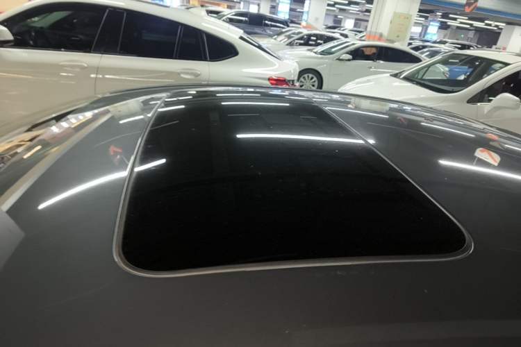 Used Chevrolet Monza 2022 320 Automatic Enjoyment Sunroof Version Roof